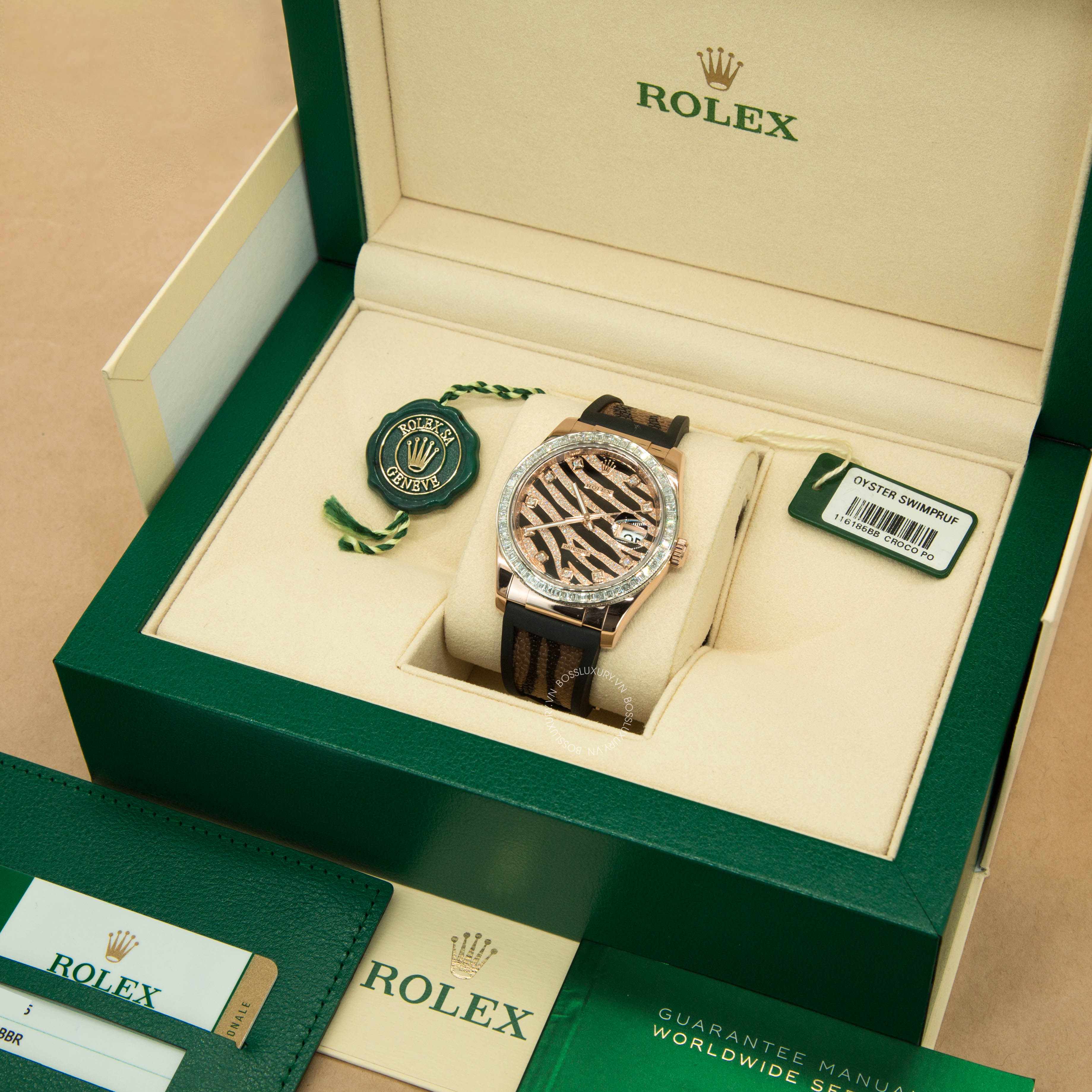 Review đồng hồ Rolex DateJust 36mm da cá đuối: Nổi bật với 2 màu chủ đạo vàng và đen