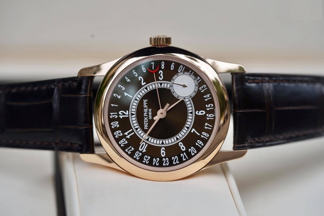 Review đồng hồ Patek Philippe Calatrava 6000R-001 đẳng cấp