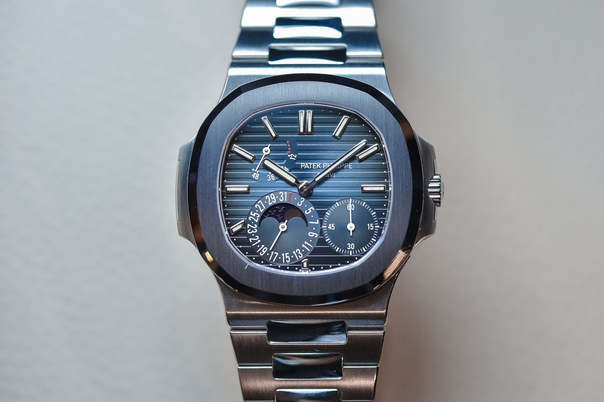 7 mẫu đồng hồ Patek Philippe đáng mua nhất trên thị trường hiện nay và thực  tế đầy phũ phàng