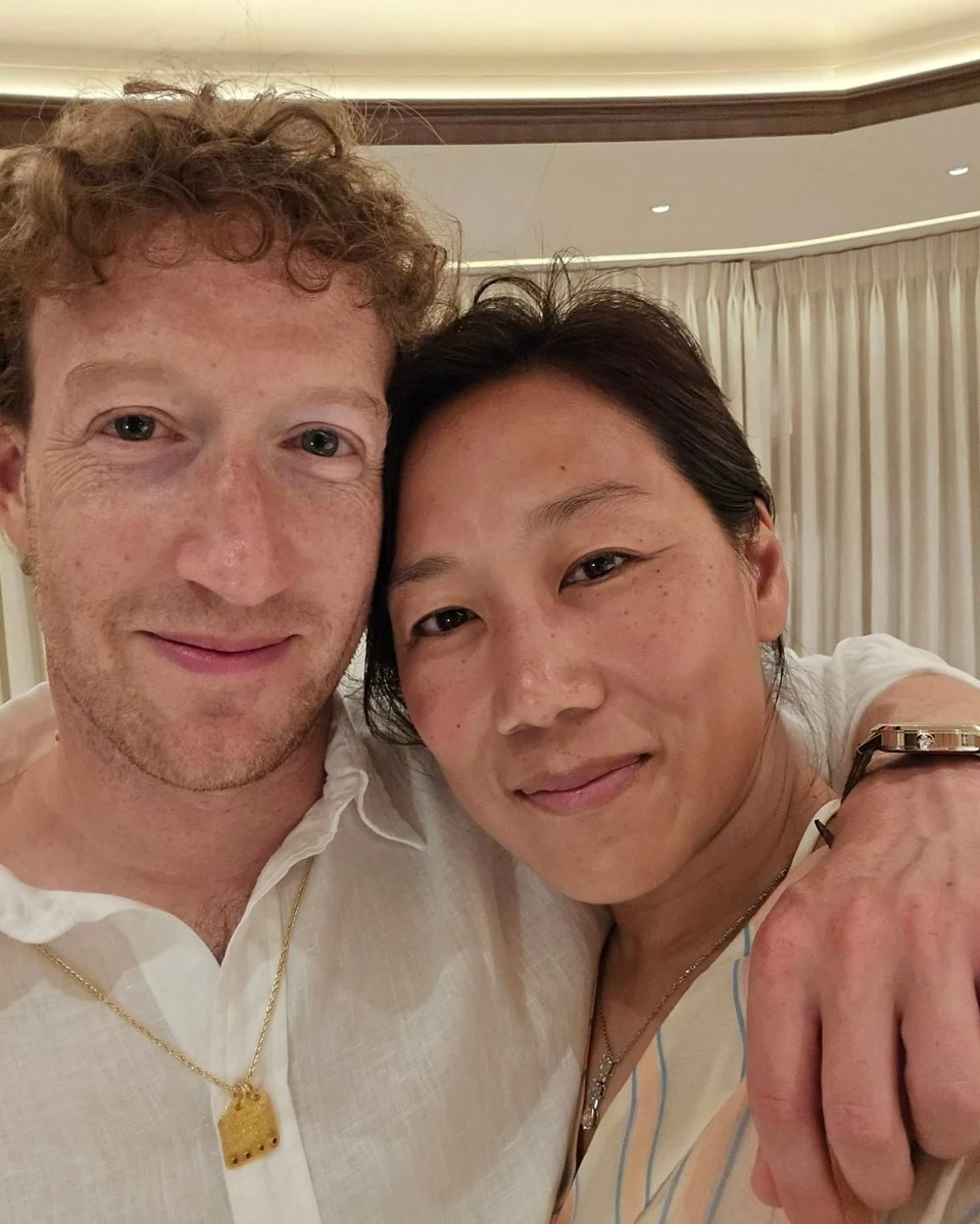 Mark Zuckerberg gây bất ngờ khi diện đồng hồ Patek Philippe