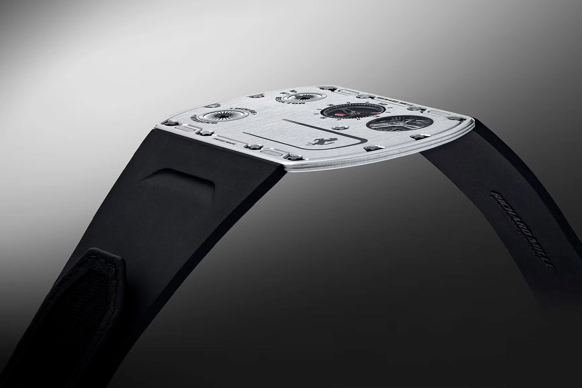 Richard Mille thiết lập kỷ lục mới về chiếc đồng hồ mỏng nhất thế giới với RM UP-01 Ferrari