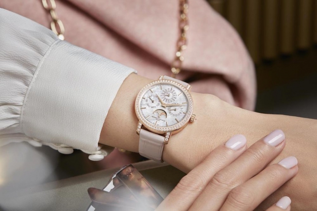 Gặp gỡ những mẫu đồng hồ nữ mới đẹp nhất không nên bỏ qua trong năm 2022