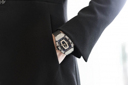 Nhìn lại một số mẫu đồng hồ nữ RM 037 mang tính biểu tượng nhất của Richard Mille