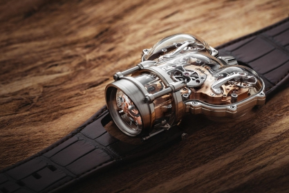 MB&F ra mắt đồng hồ mới MB&F Horological Machine N°9 'Sapphire Vision': Một bứt phá ngoạn mục trong thế giới thời gian