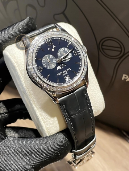 Patek Philippe Complications 5147G-001