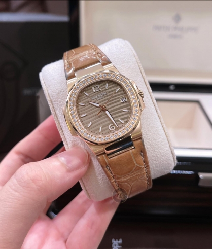 Patek Philippe Nautilus 7010R-012