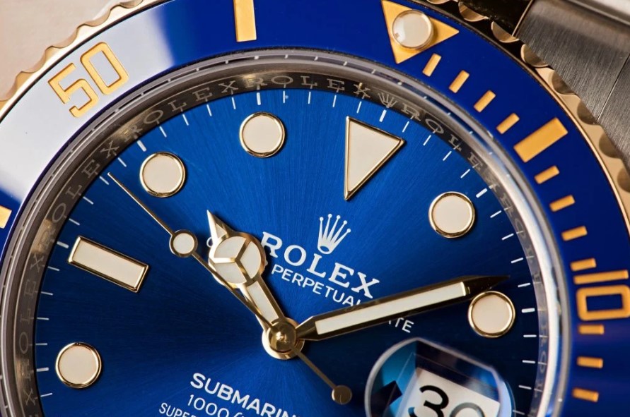 Khám phá sức hấp dẫn cũng những mẫu đồng hồ Rolex Blue Submariner