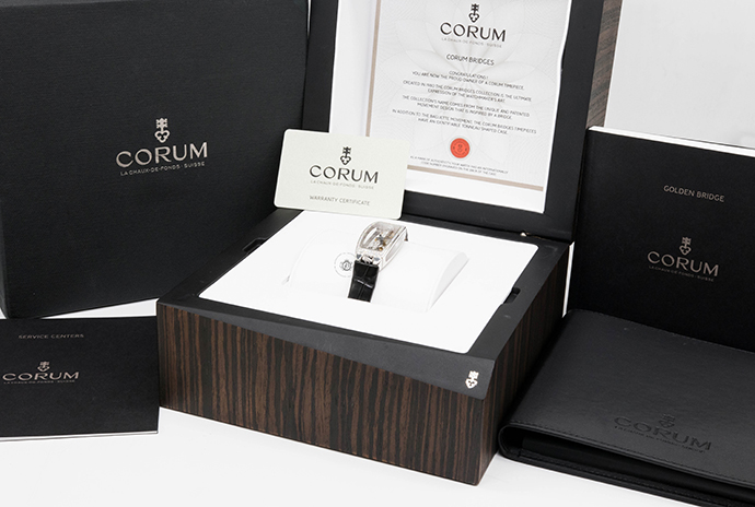 Địa chỉ bán đồng hồ Corum chính hãng đẳng cấp và uy tín nhất